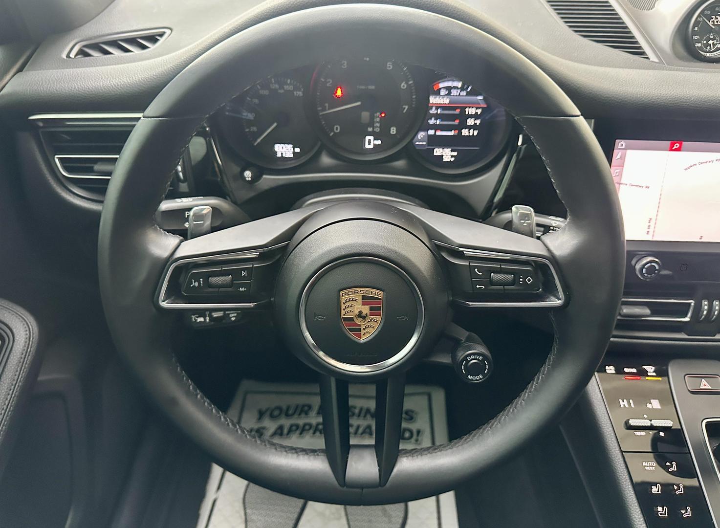 2022 Porsche Macan Base photo 15