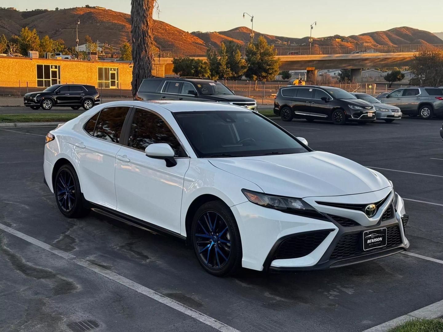 2021 Toyota Camry SE photo 7