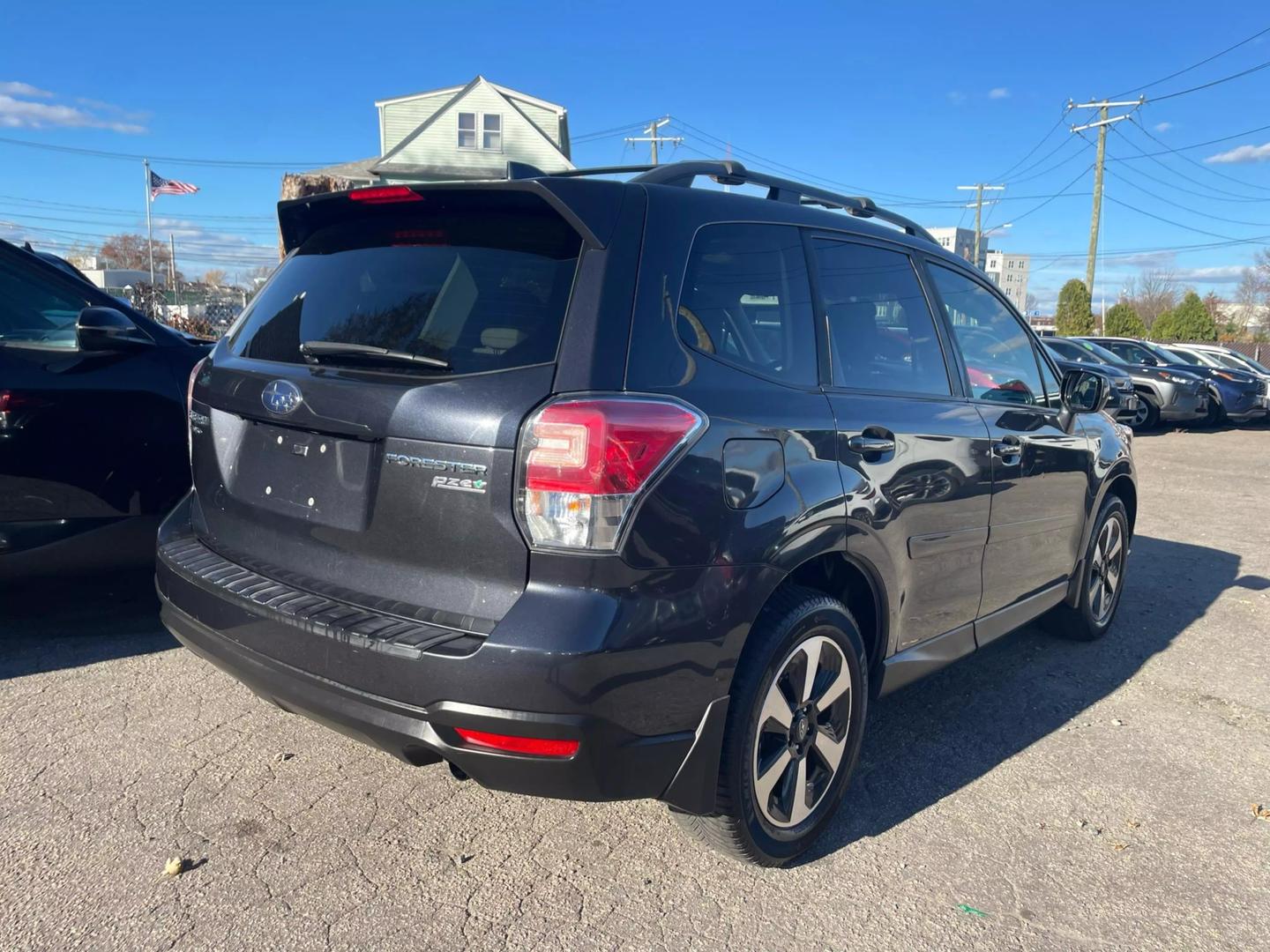 2017 Subaru Forester Premium photo 3