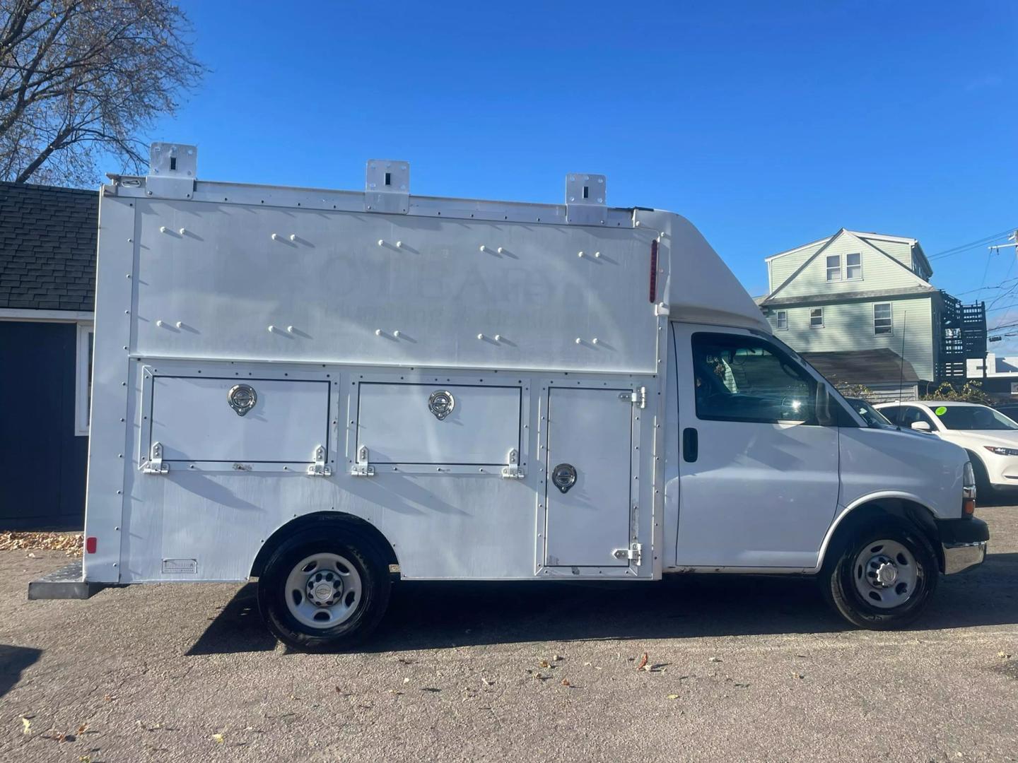 2007 Chevrolet Express G3500 null photo 2