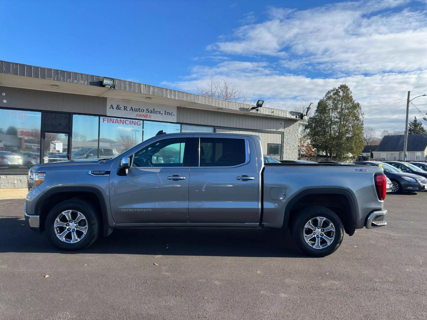 2020 GMC Sierra 1500 SLE photo 3