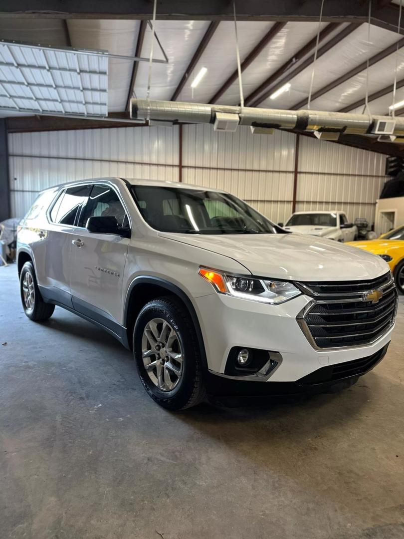 2019 Chevrolet Traverse LS photo 2