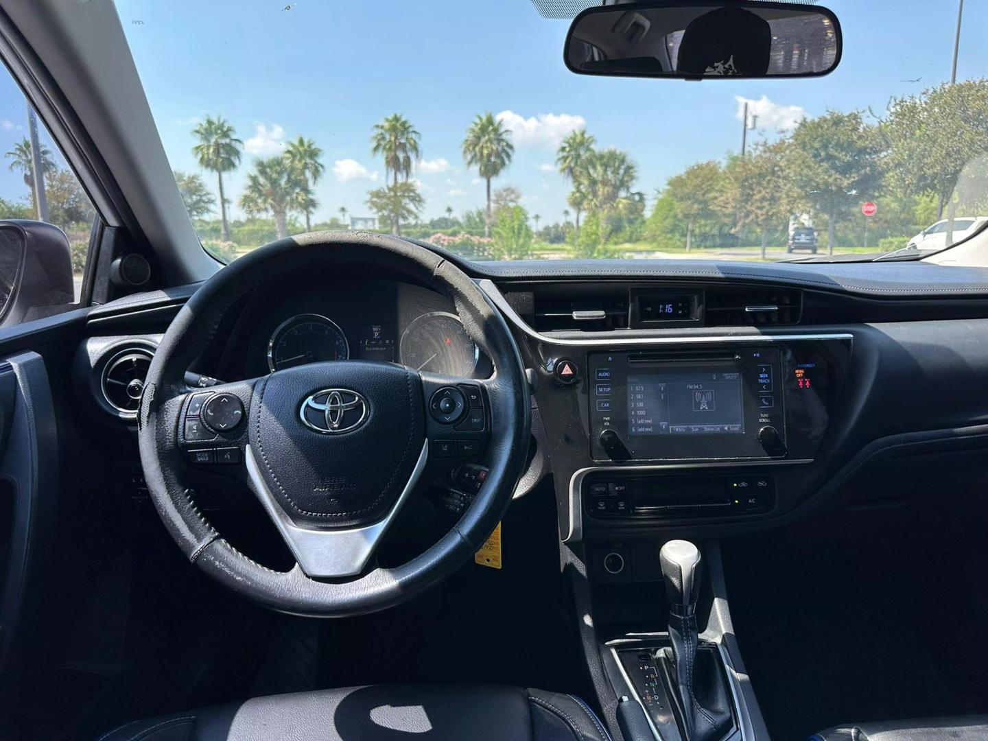 2018 Toyota Corolla SE photo 11