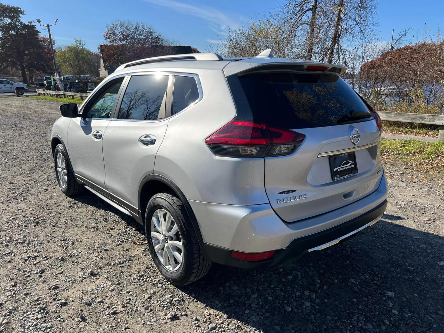 2018 Nissan Rogue SV photo 7