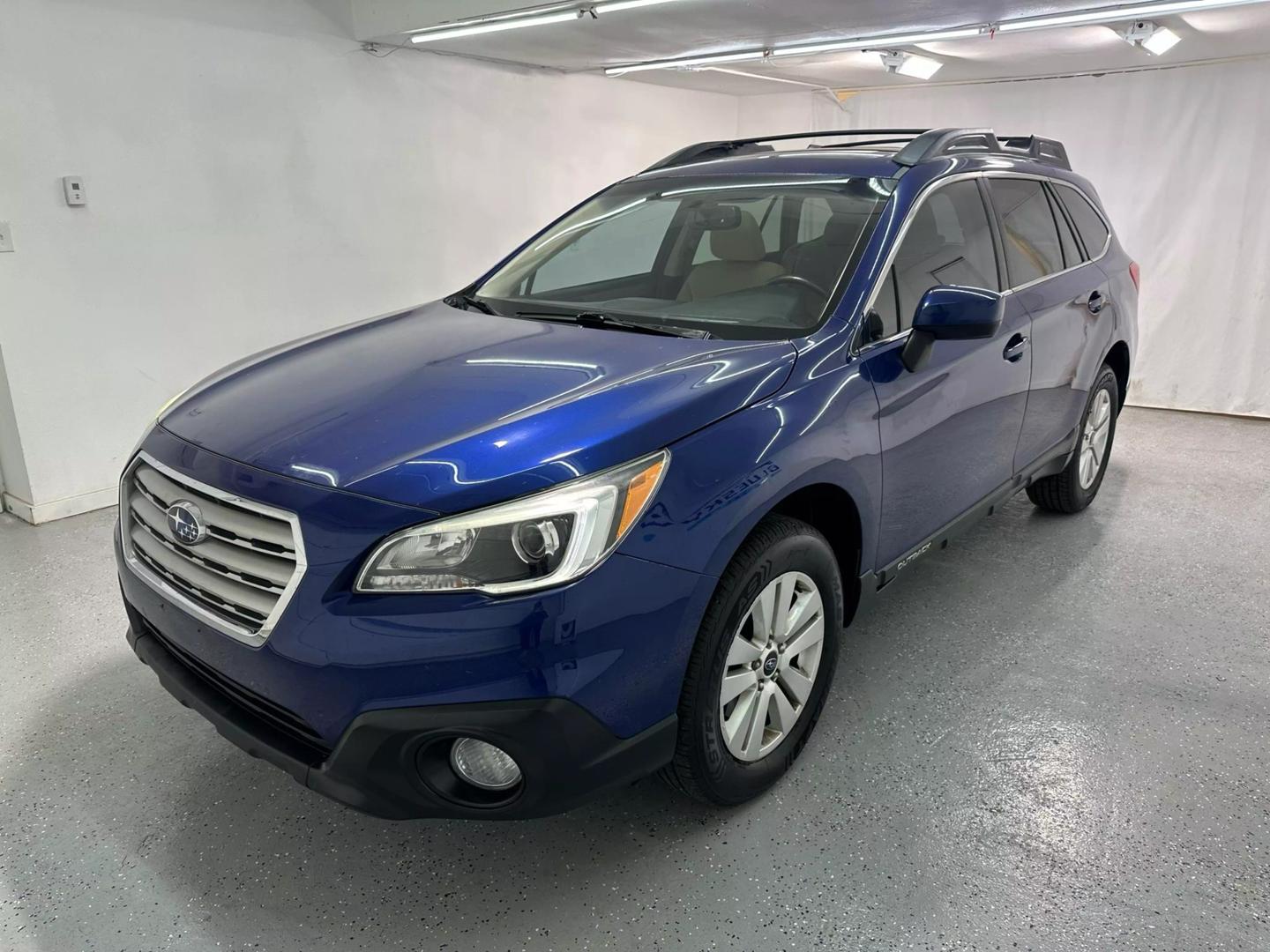 2016 Subaru Outback Premium photo 2