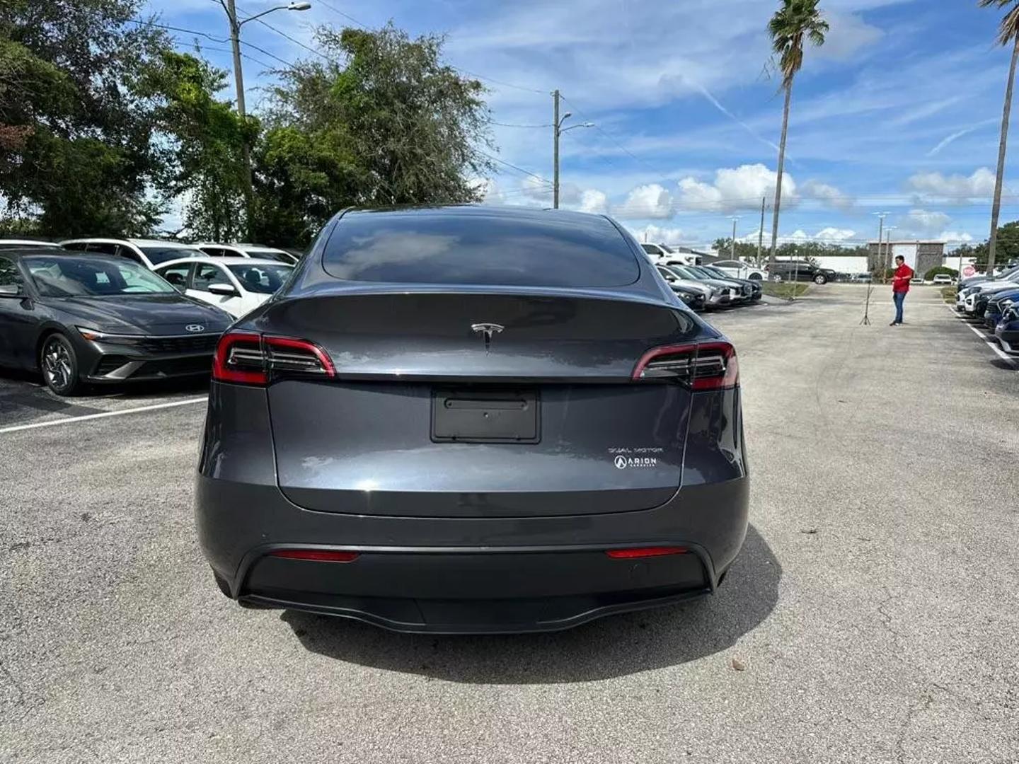 2022 Tesla Model Y Long Range photo 4