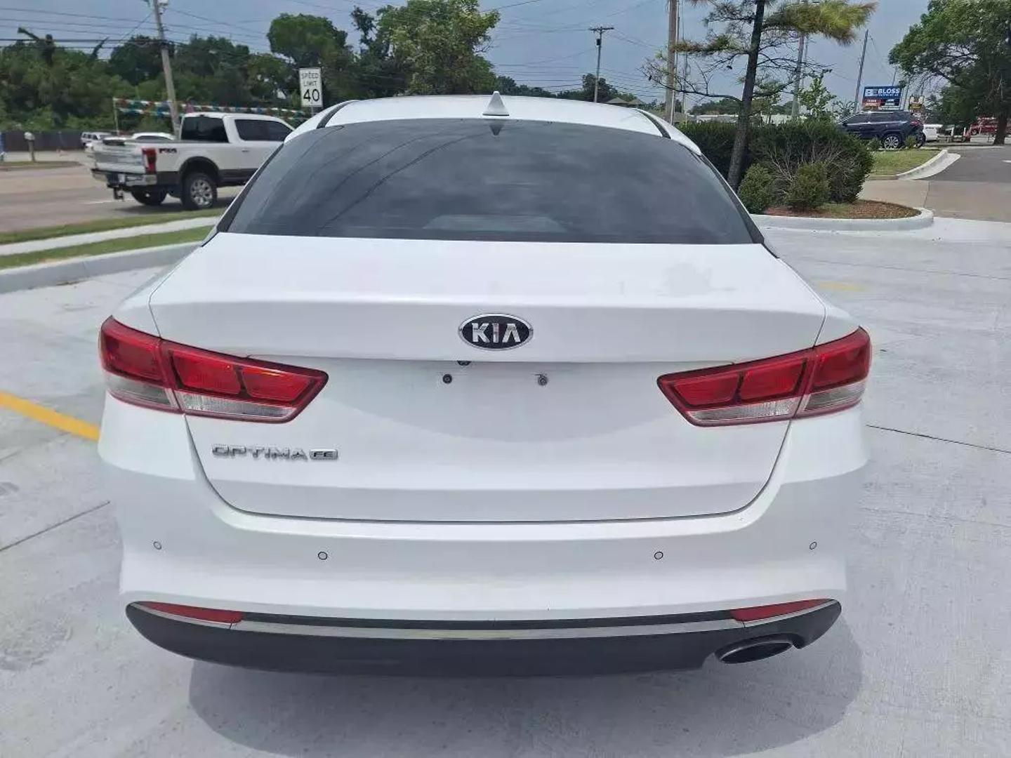 2018 Kia Optima LX photo 5