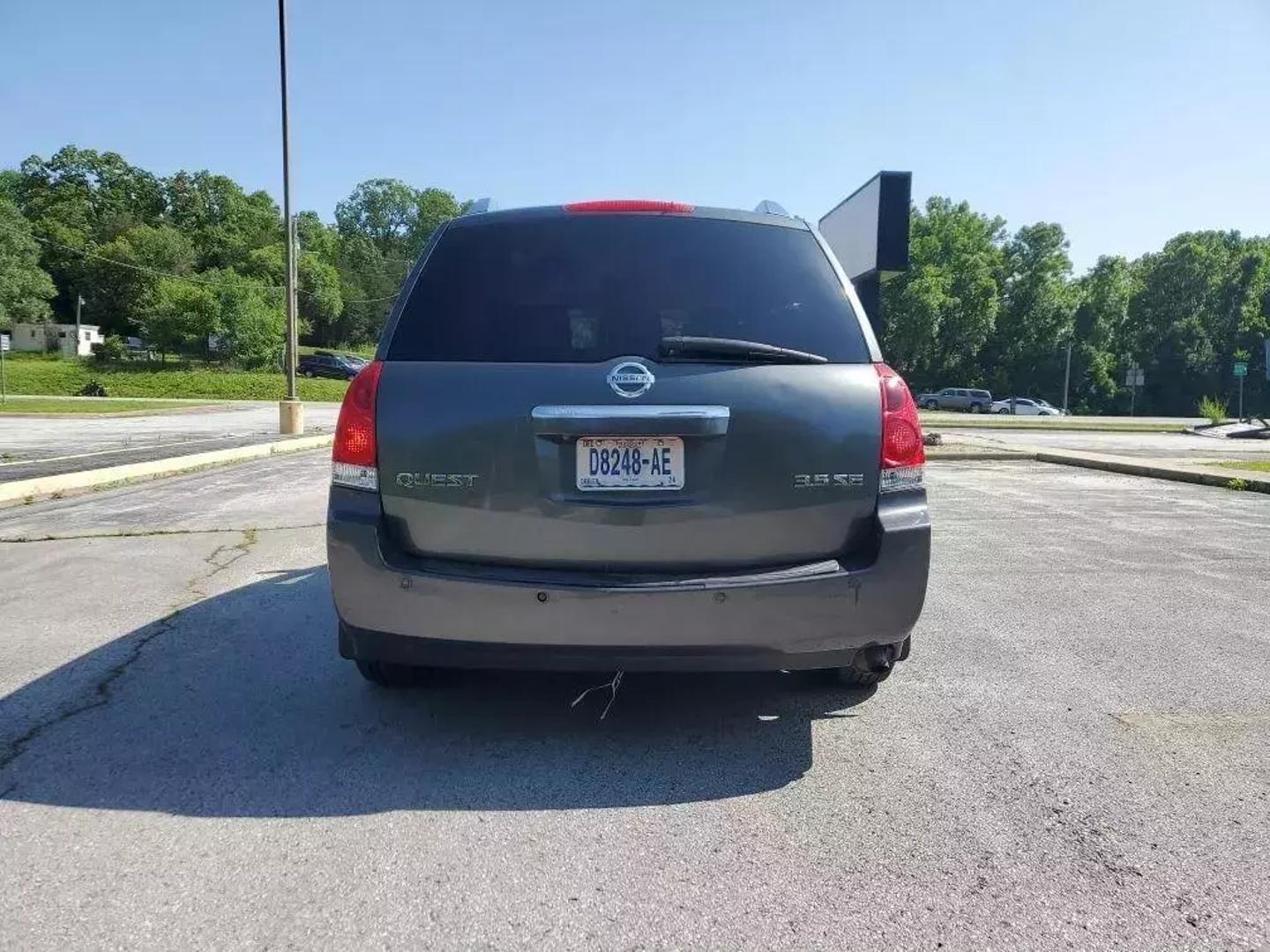 2008 Nissan Quest SE photo 4