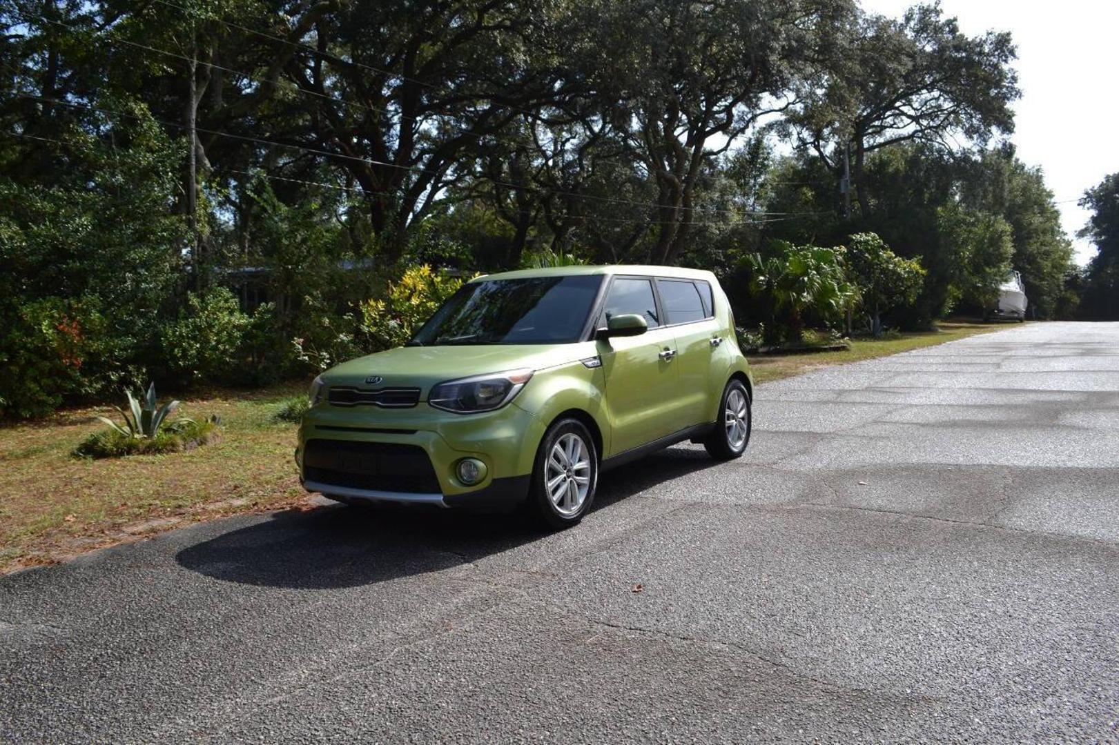 2017 Kia Soul + photo 2