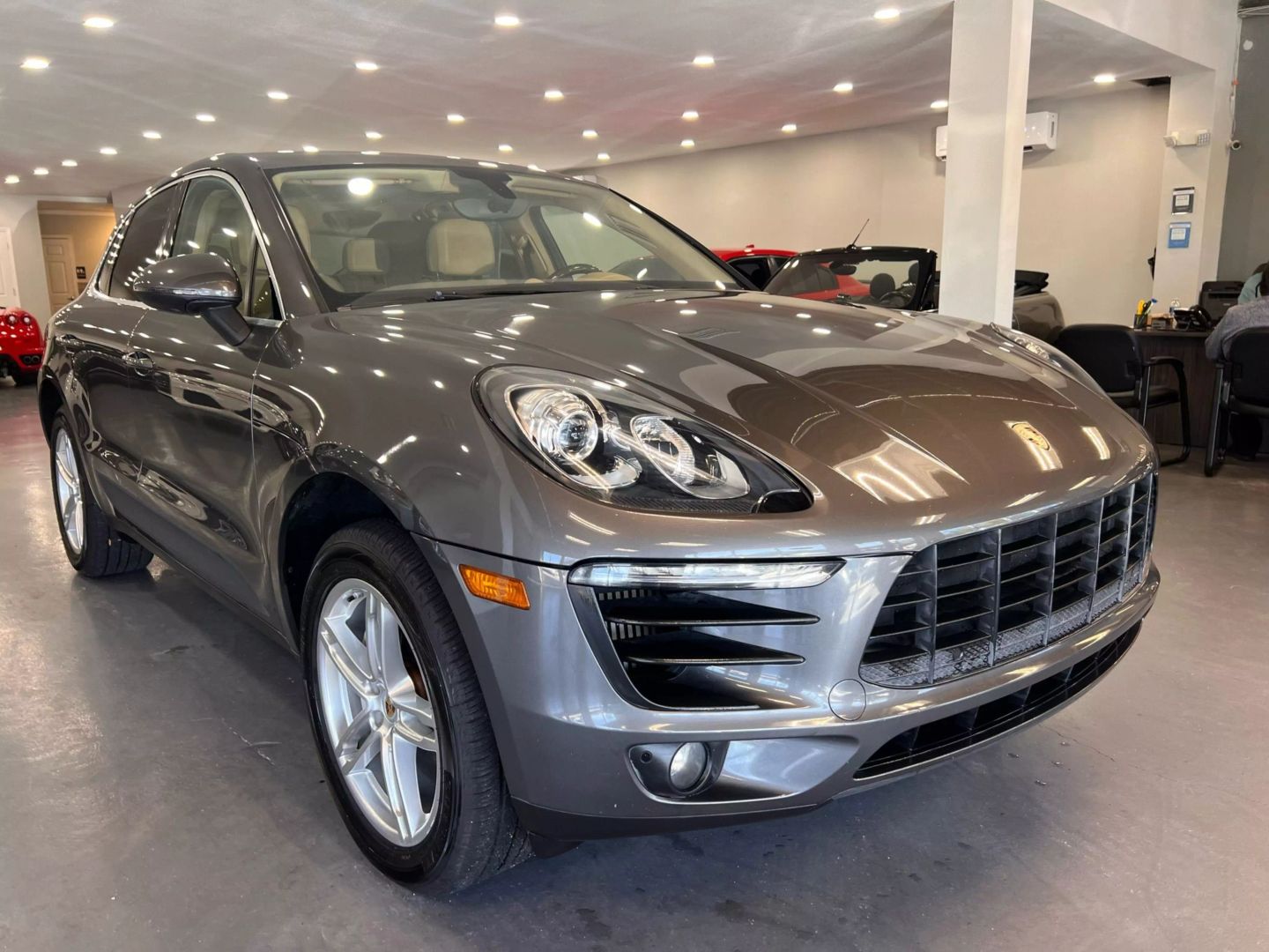 2015 Porsche Macan S Sport Utility 4d - Image 1