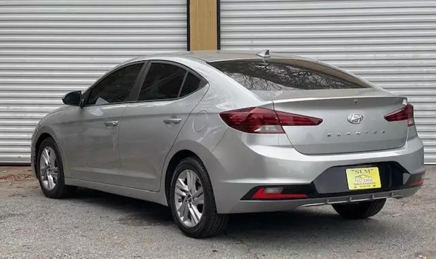 2020 Hyundai Elantra SEL photo 13