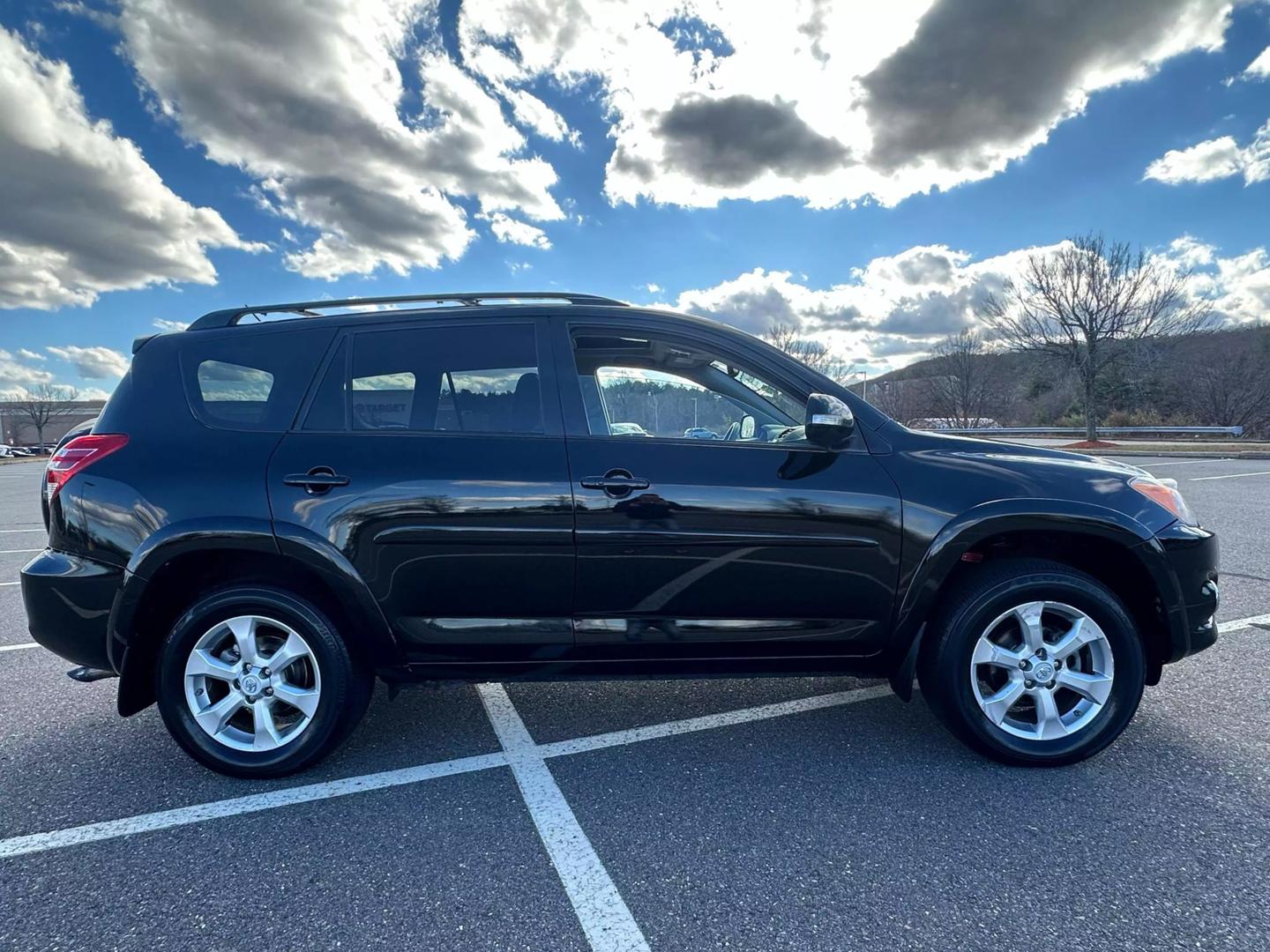 2010 Toyota RAV4 Limited photo 5