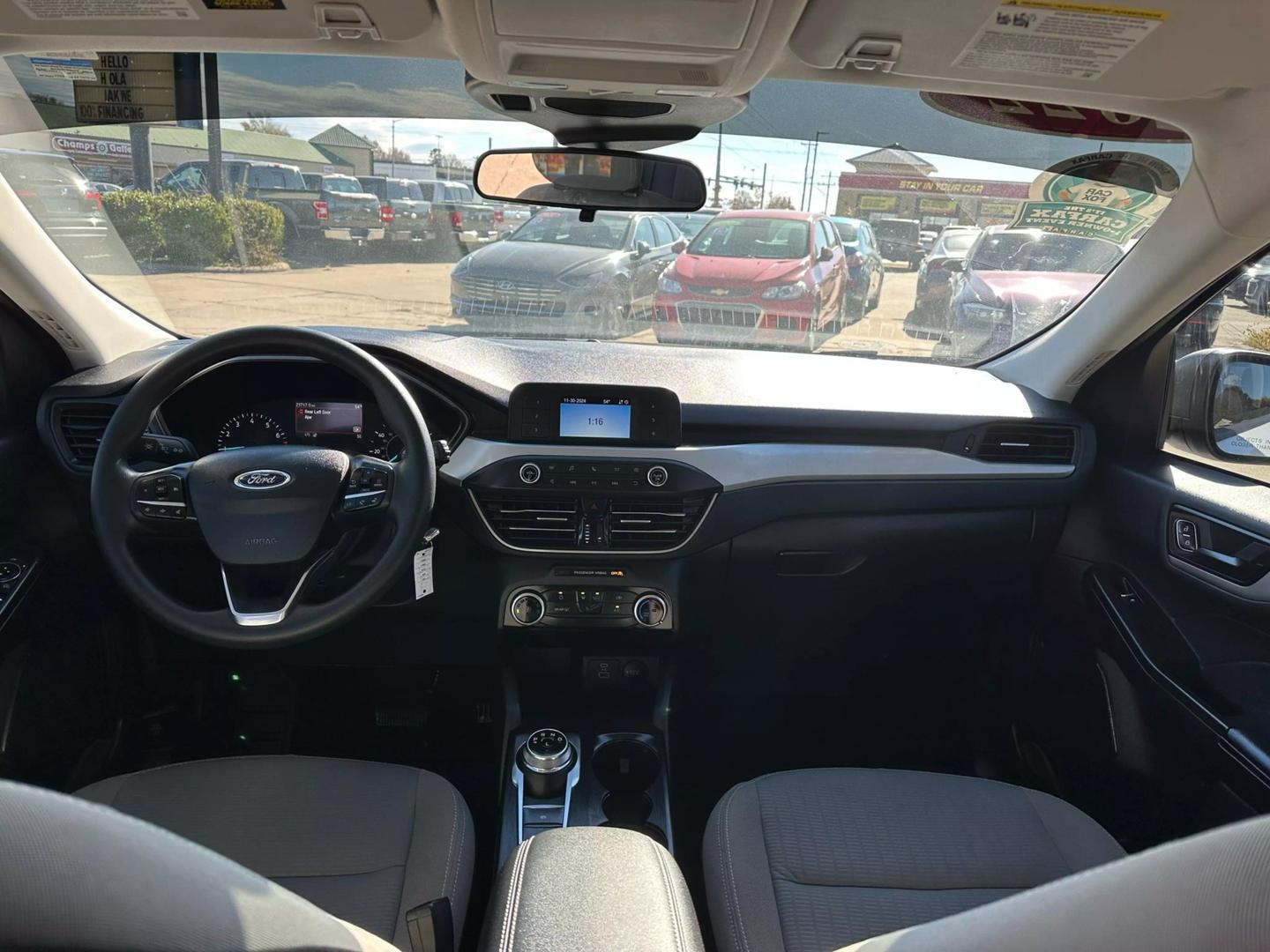 2022 Ford Escape S photo 12