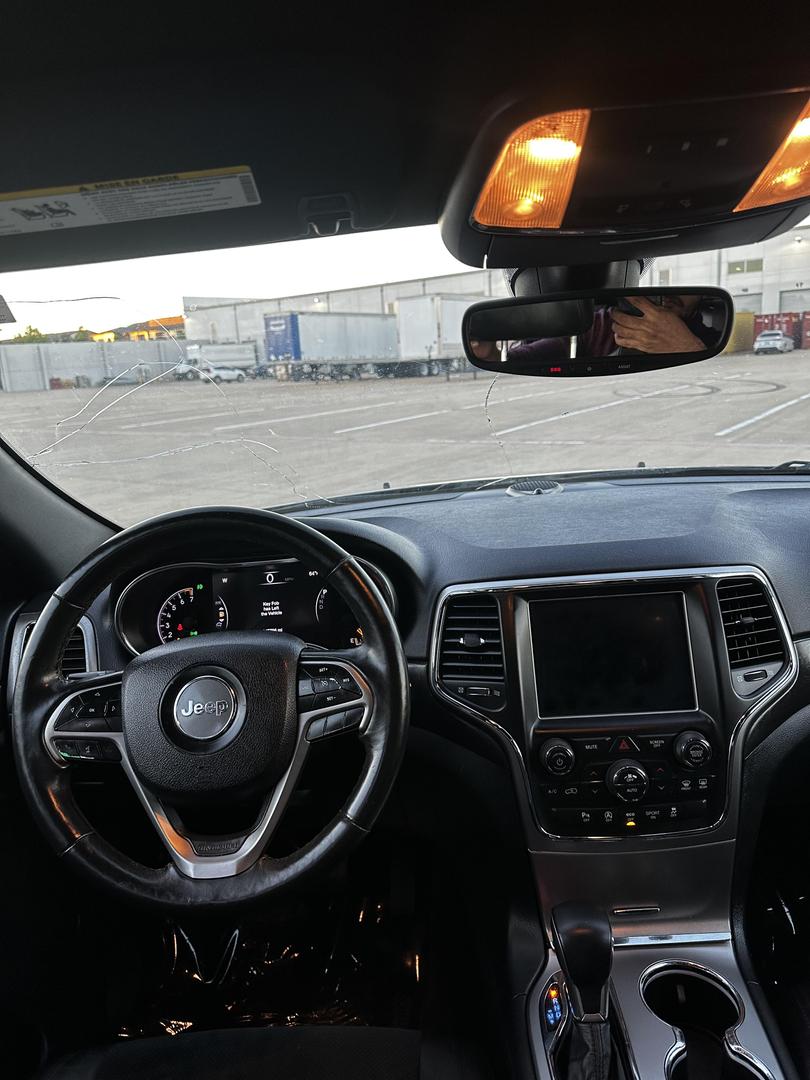 2018 Jeep Grand Cherokee Altitude photo 12