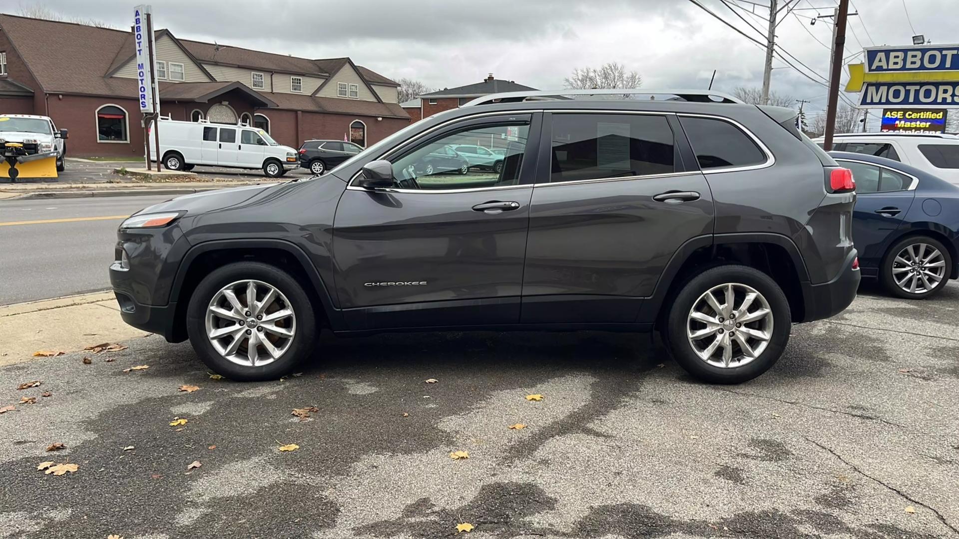 2016 Jeep Cherokee Limited photo 10