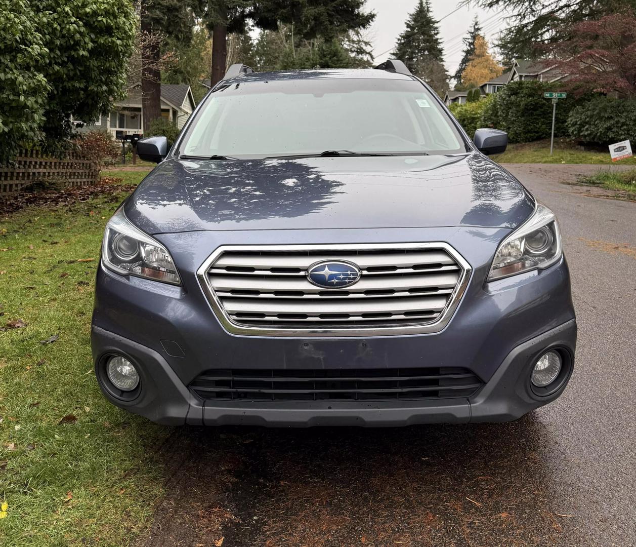 2017 Subaru Outback Premium photo 2