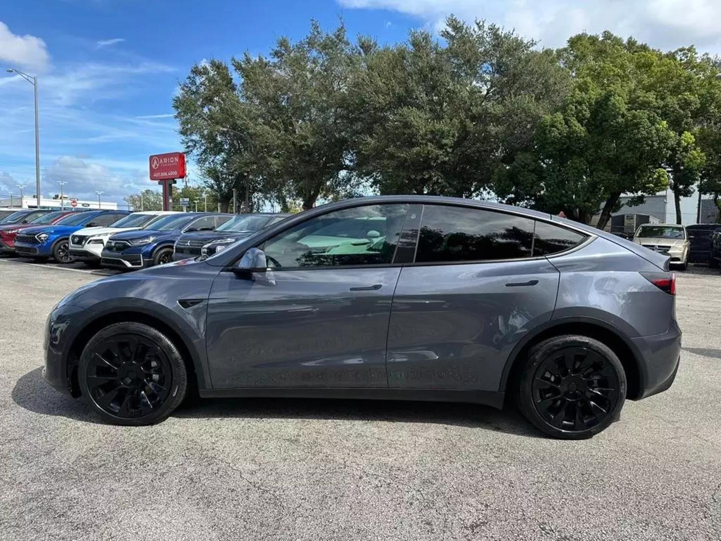 2022 Tesla Model Y Long Range photo 3