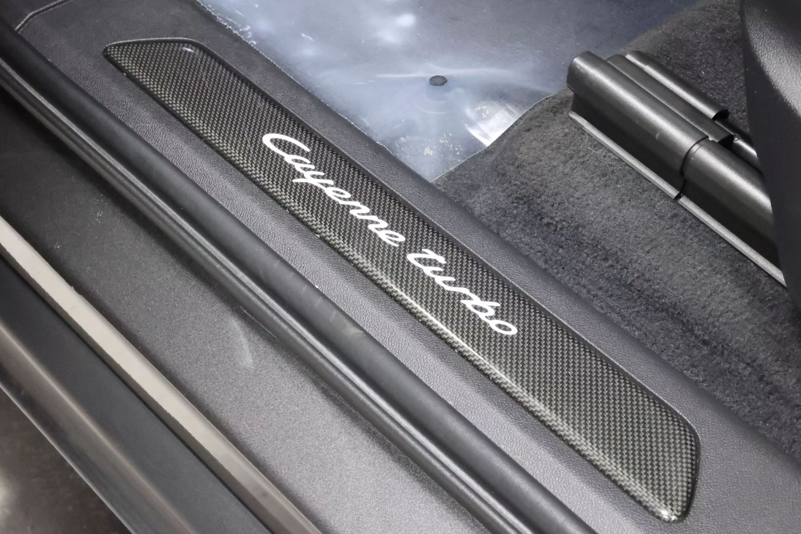 2020 Porsche Cayenne - Image 20