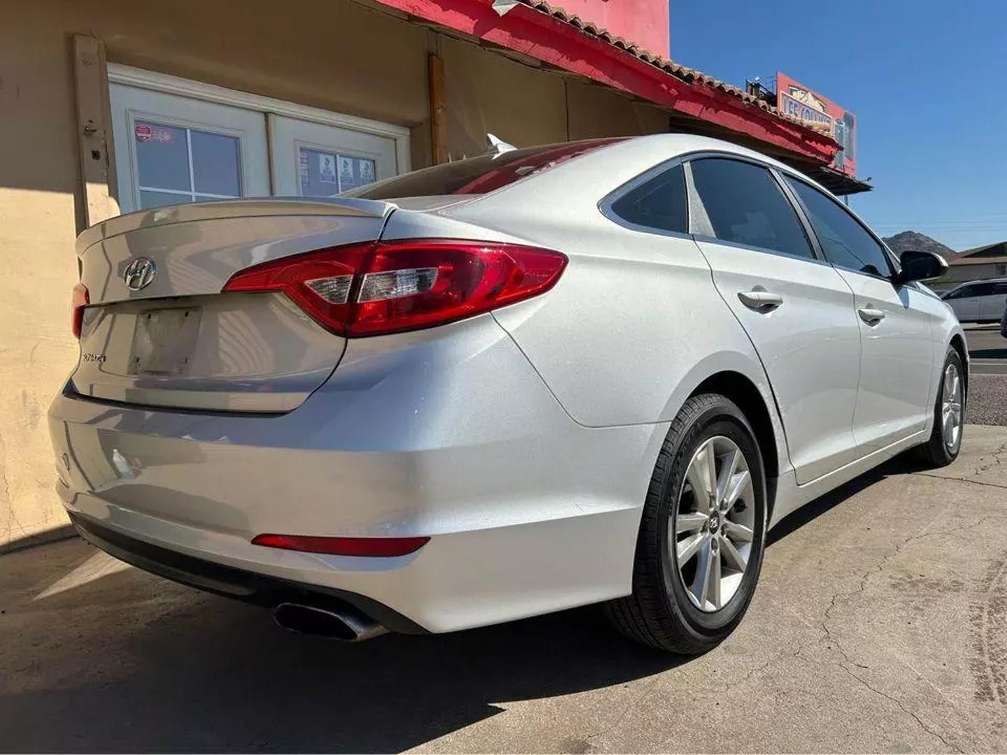 2015 Hyundai Sonata SE photo 5