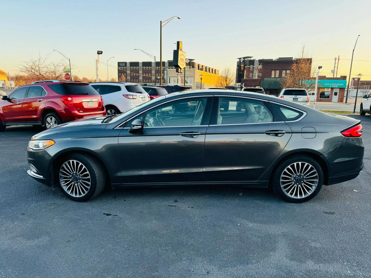 2017 Ford Fusion SE photo 26