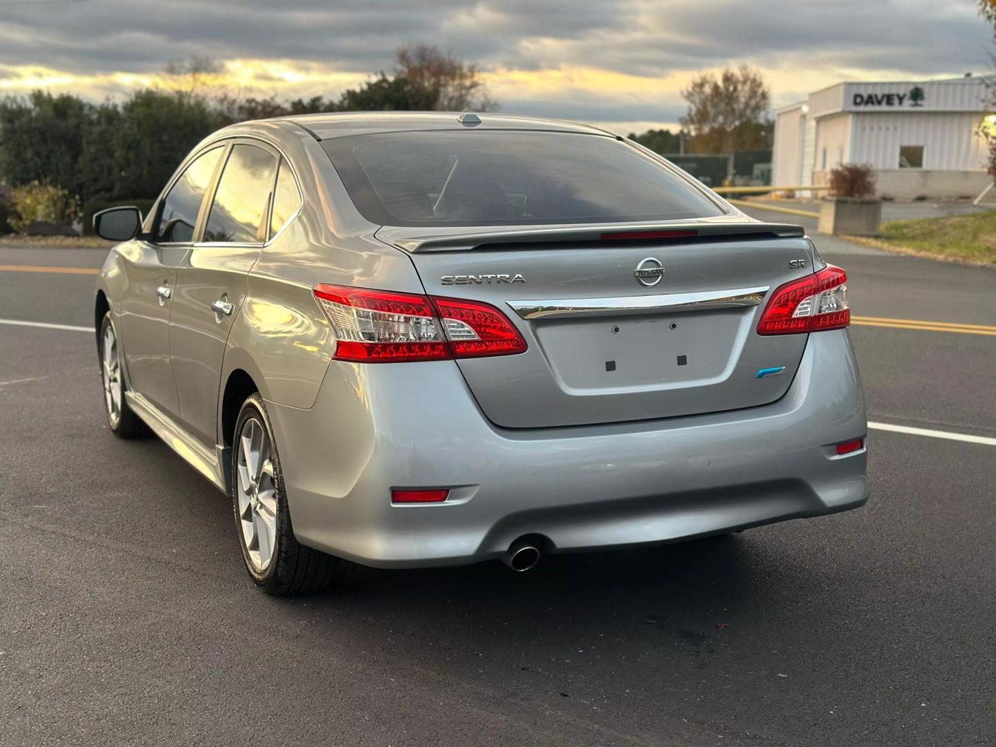 2014 Nissan Sentra SR photo 7