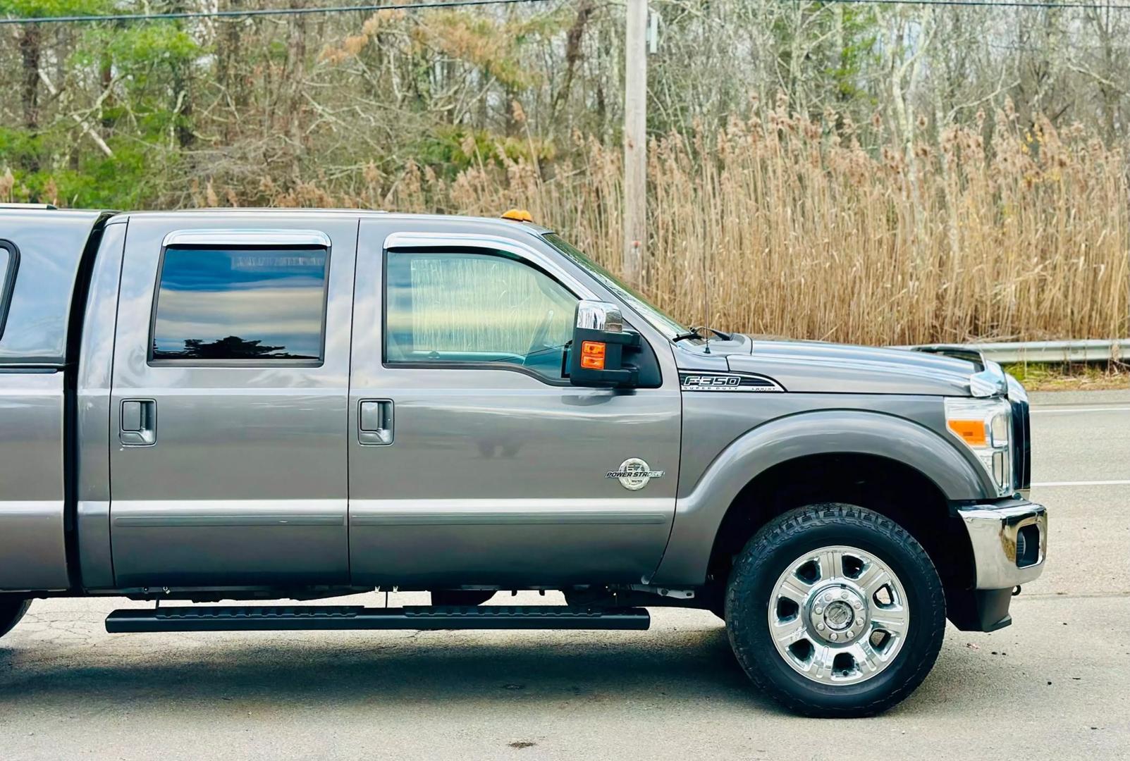 2014 Ford F-350 Super Duty Lariat photo 7