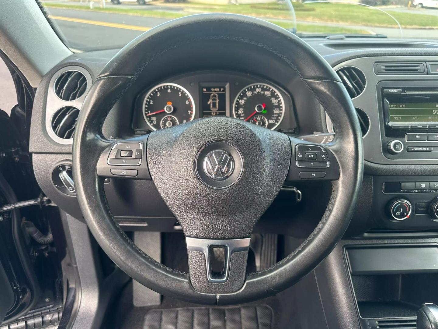 2014 Volkswagen Tiguan S photo 34