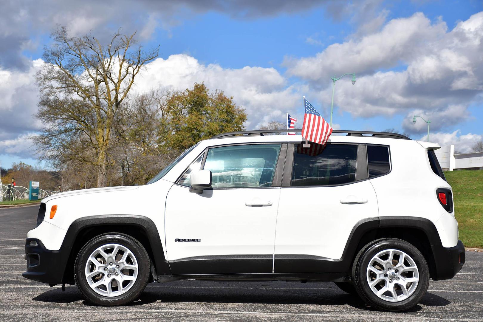 2017 Jeep Renegade Latitude photo 8