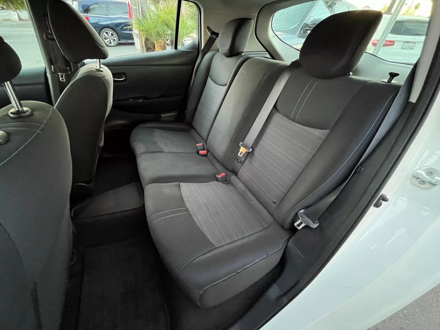 2018 Nissan Leaf  Vin: 1n4az1cp5jc300583 Stock Id: 300583 - Image 15