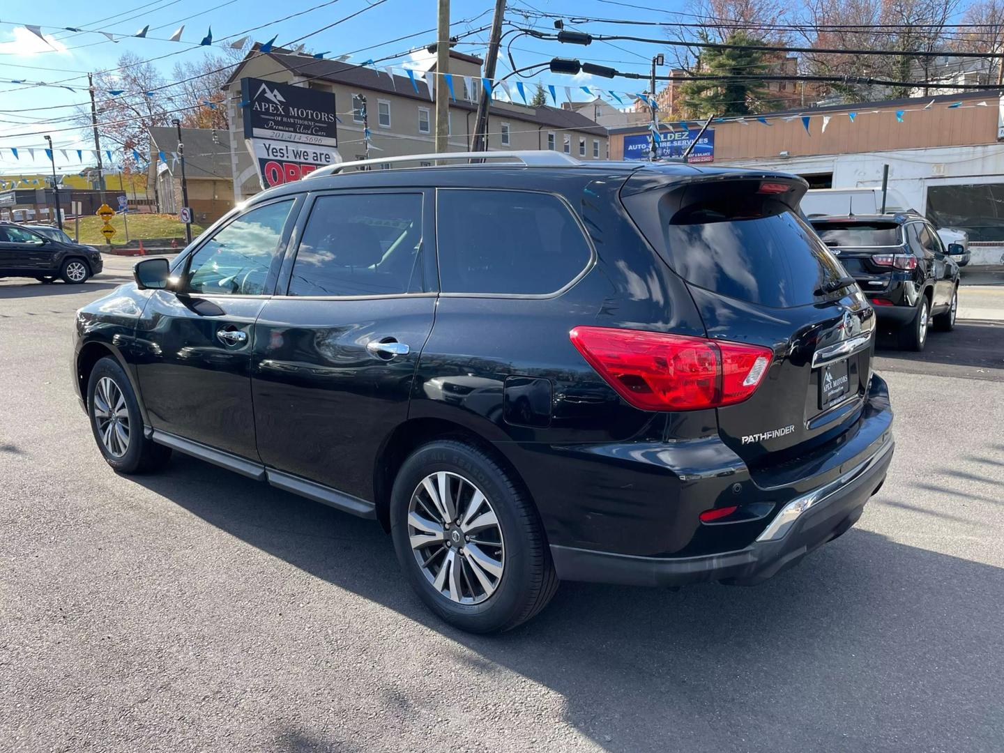 2017 Nissan Pathfinder SL photo 7