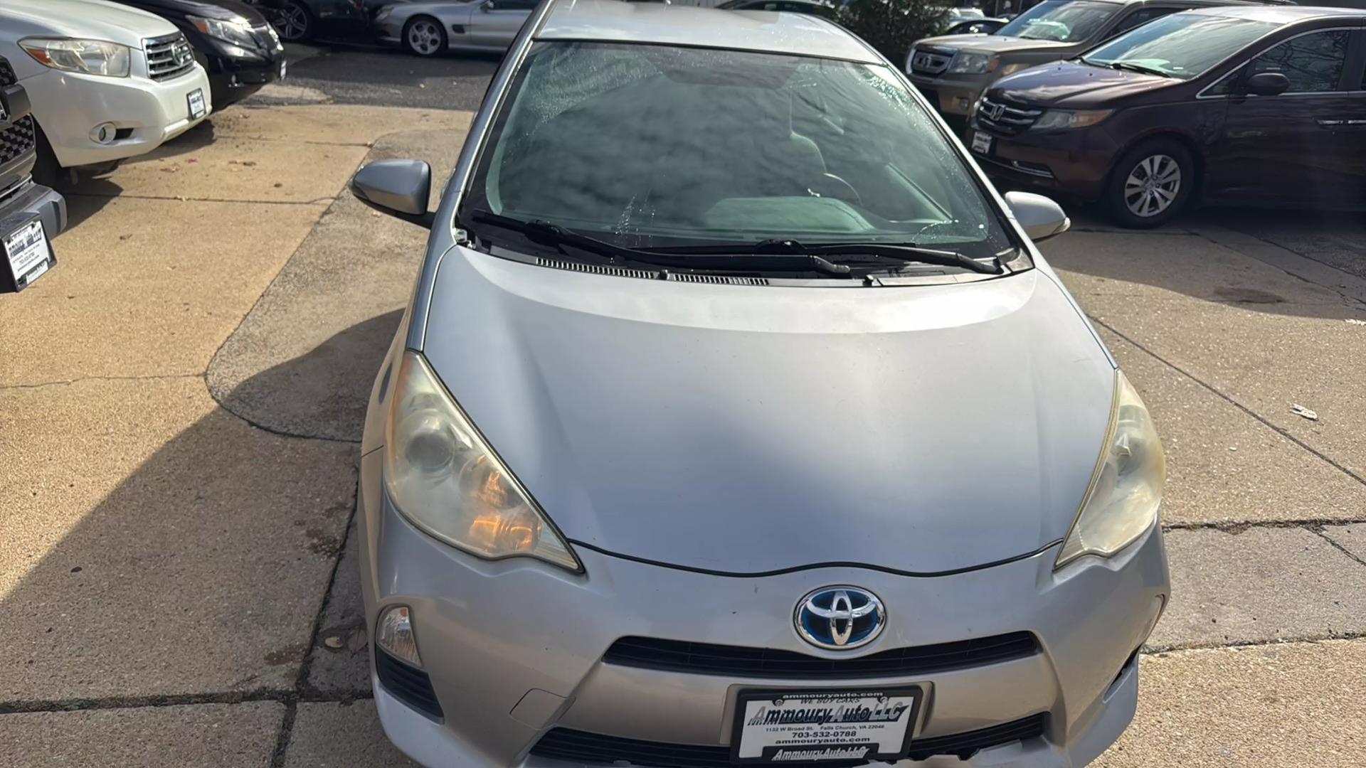 2012 Toyota Prius c One photo 3