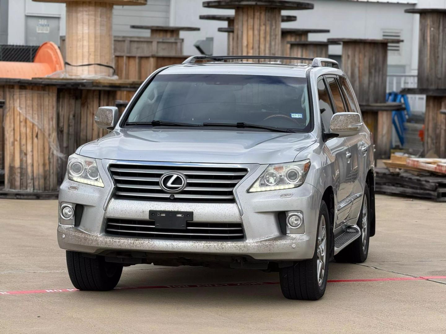 2013 Lexus LX 570 photo 3