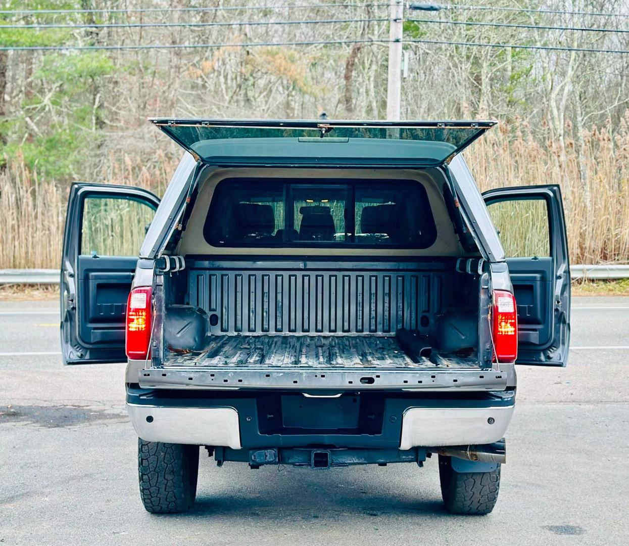 2014 Ford F-350 Super Duty Lariat photo 11