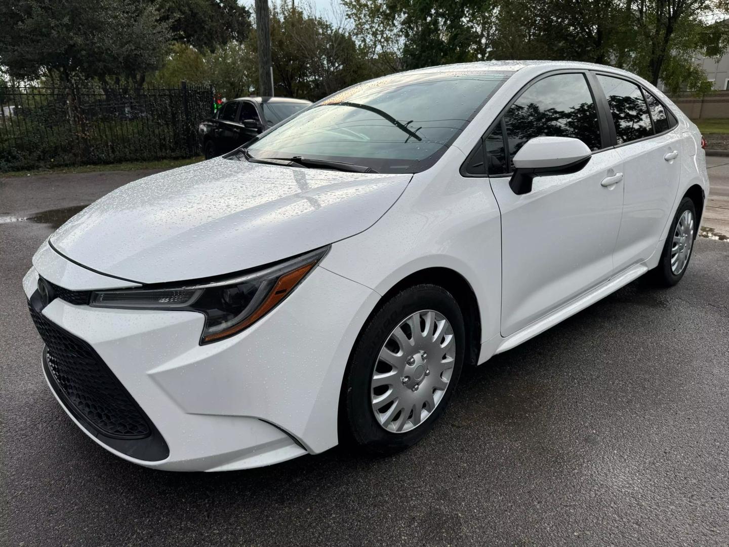 2020 Toyota Corolla LE photo 3