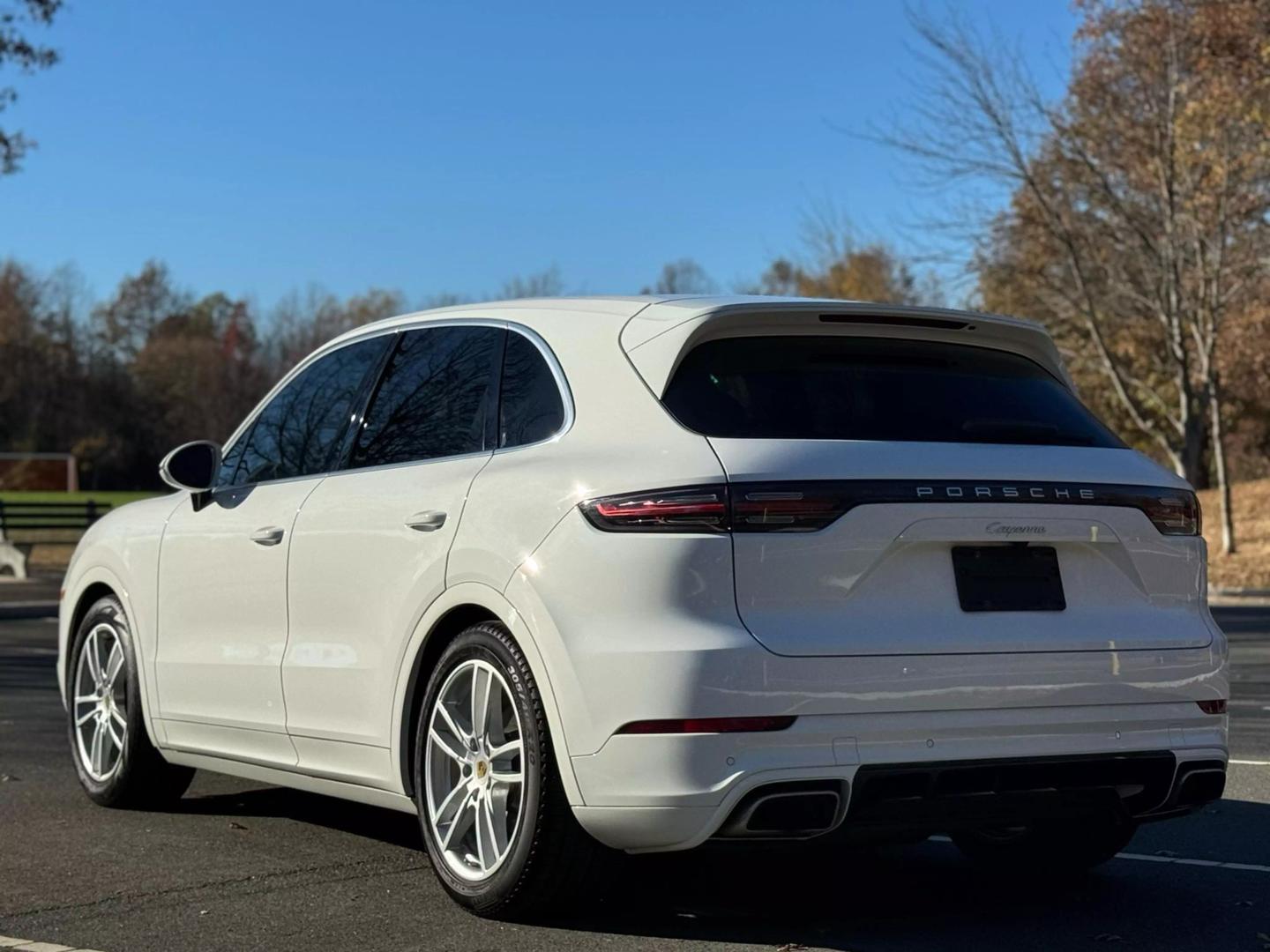 2019 Porsche Cayenne Base photo 6