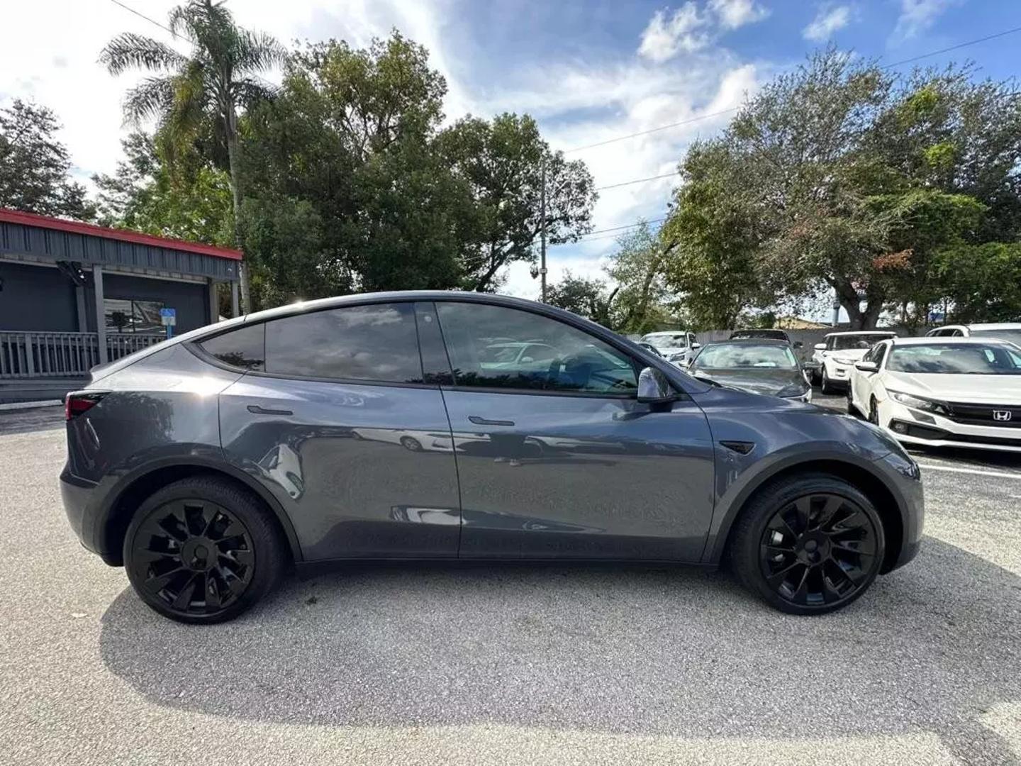 2022 Tesla Model Y Long Range photo 8