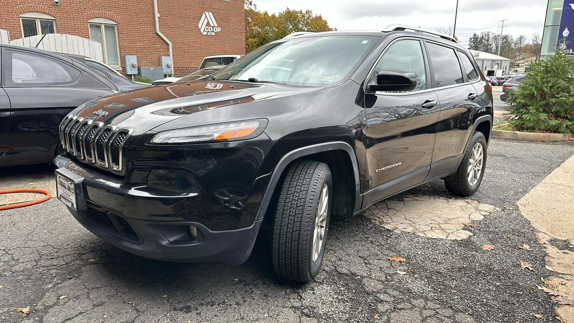 2015 Jeep Cherokee Latitude photo 4