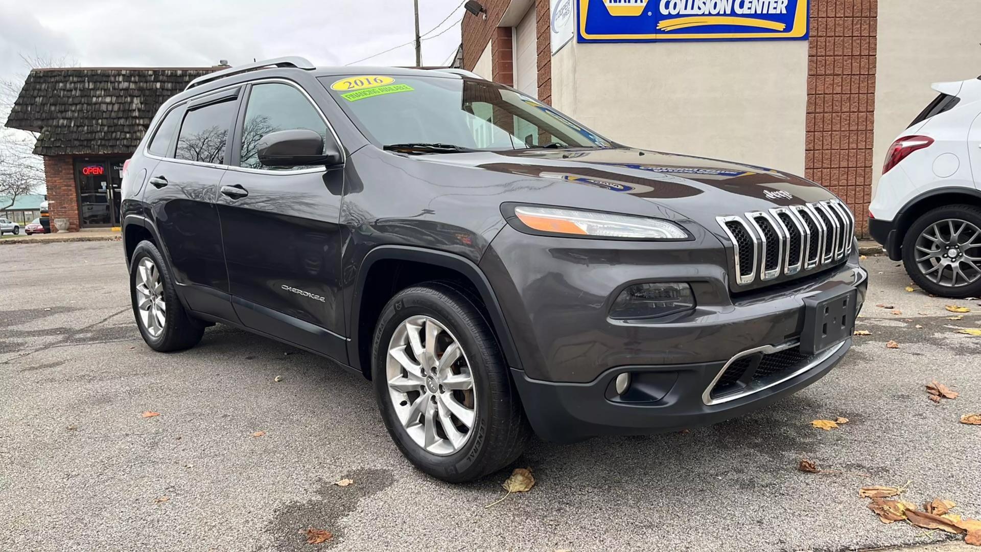 2016 Jeep Cherokee Limited photo 21