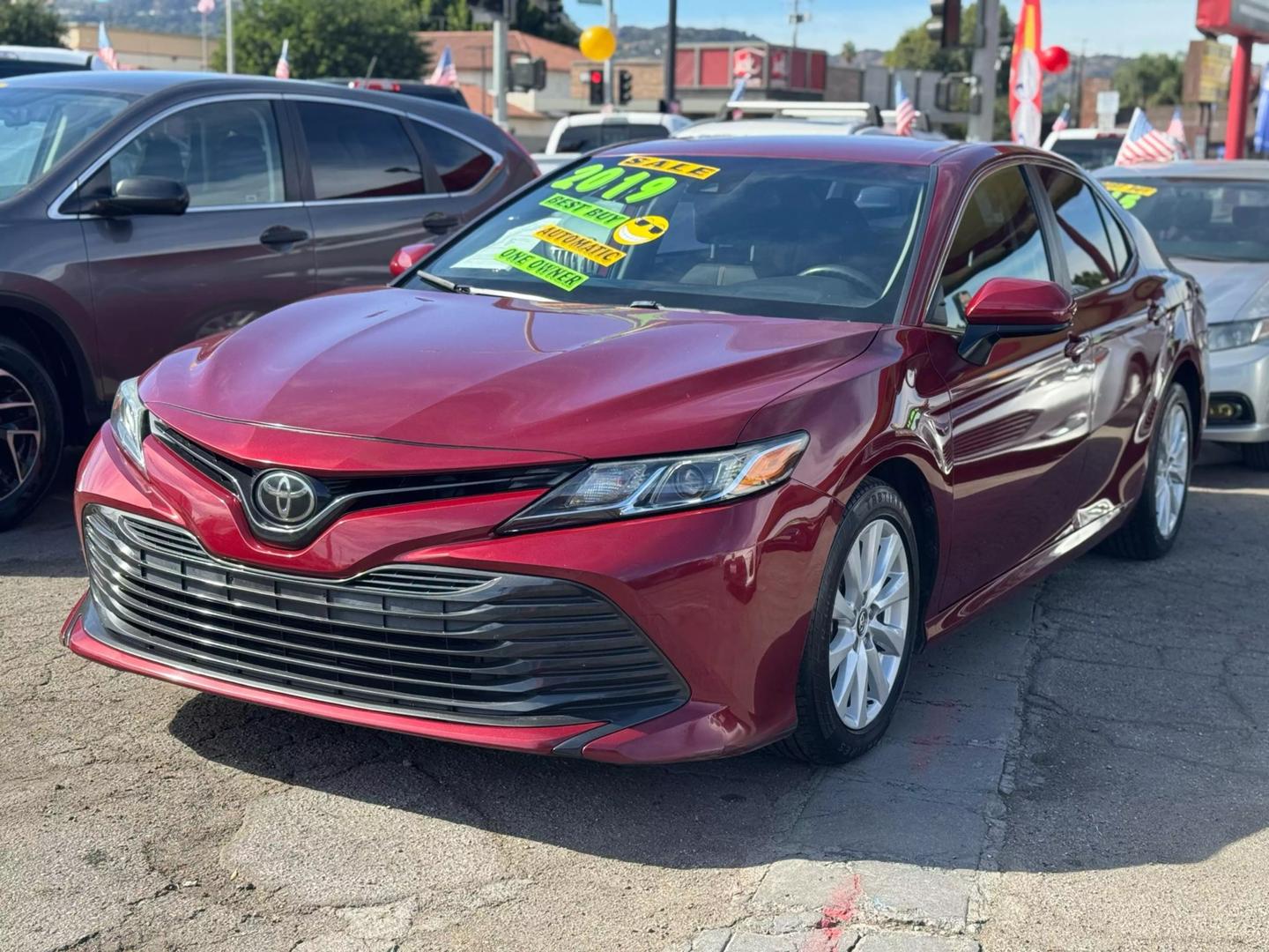 2019 Toyota Camry LE photo 3