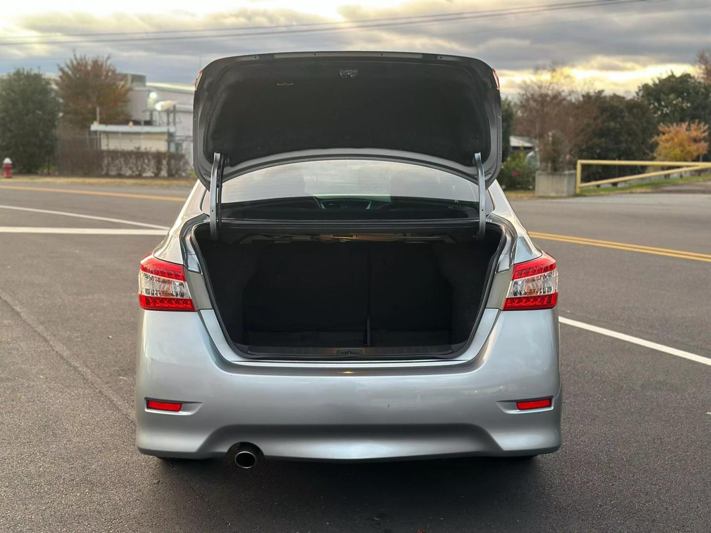 2014 Nissan Sentra SR photo 13