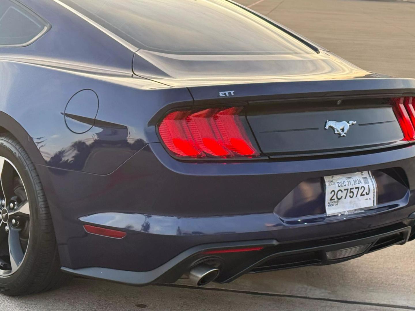 2018 Ford Mustang EcoBoost photo 12