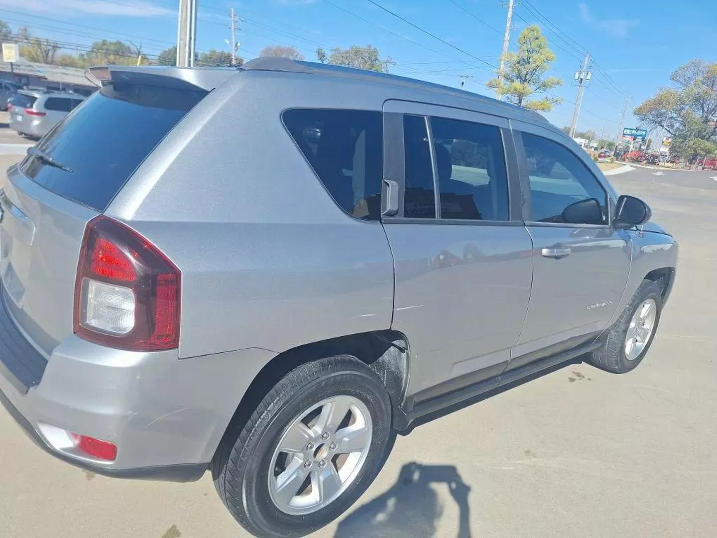 2014 Jeep Compass Sport photo 4