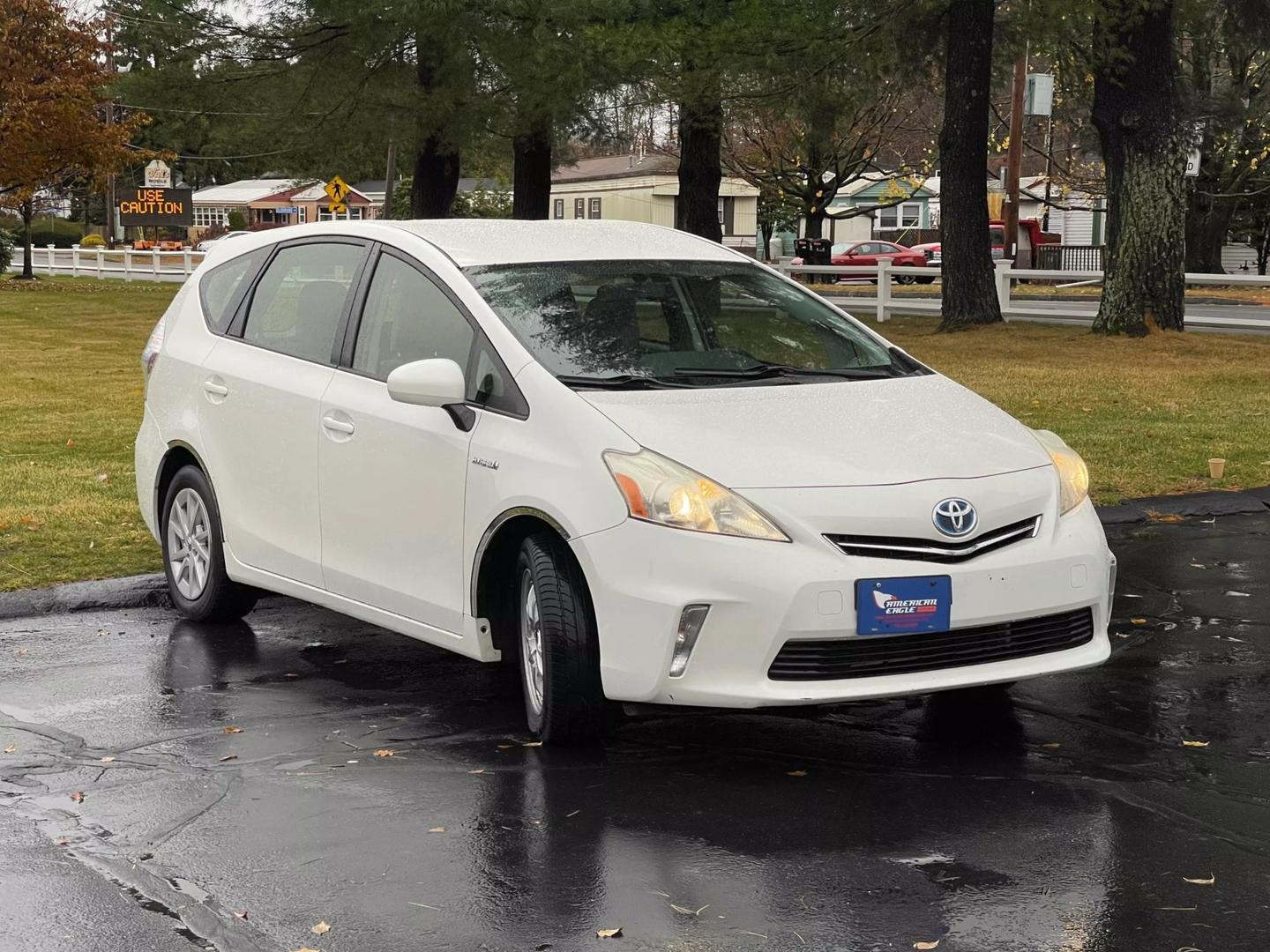 2012 Toyota Prius v Three photo 3