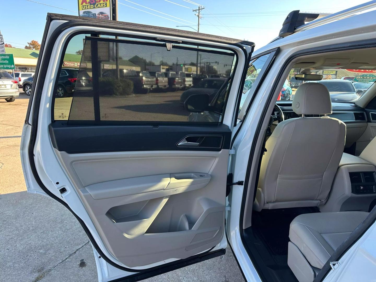 2018 Volkswagen Atlas SE w/Tech photo 23