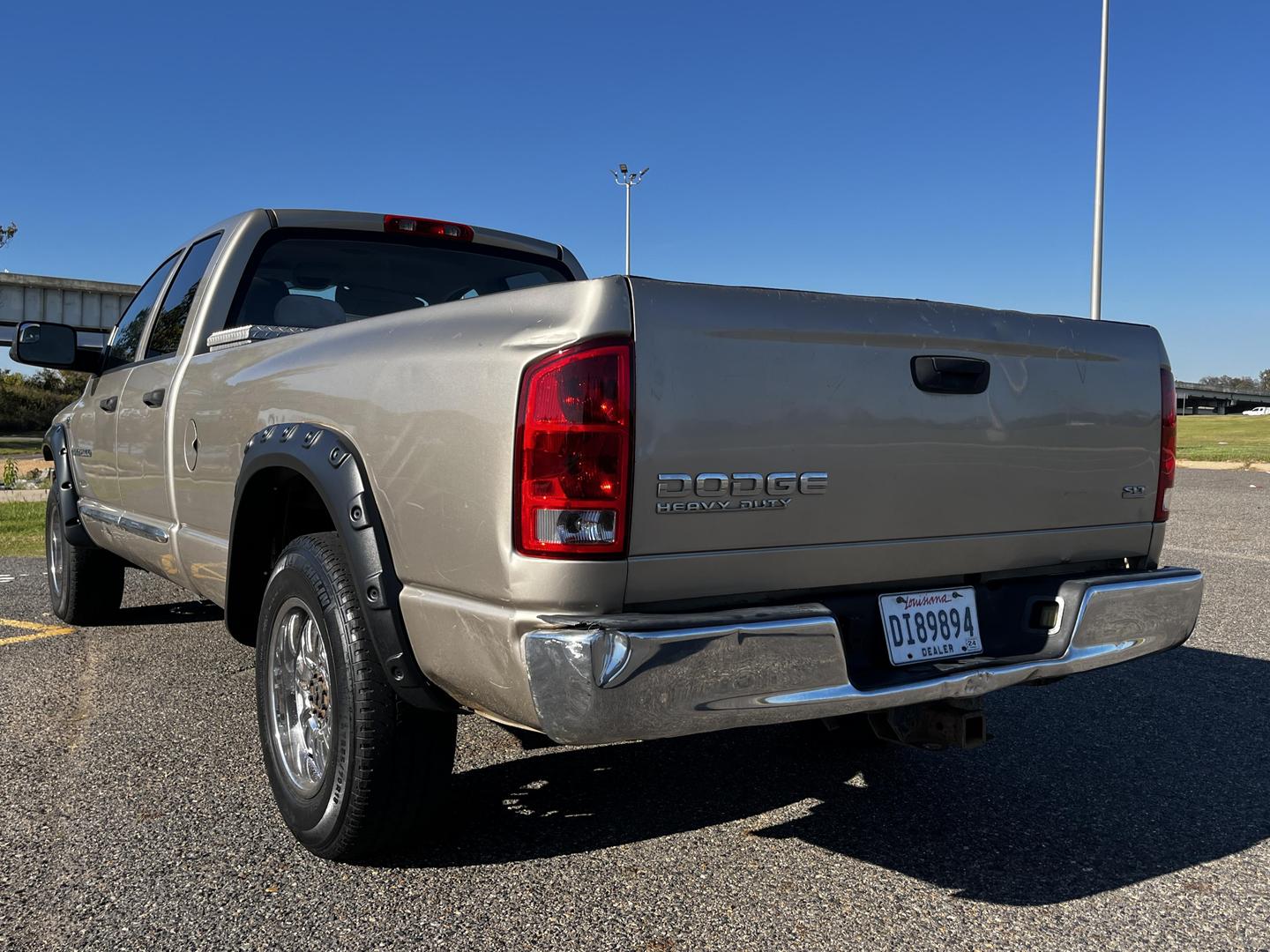 2004 Dodge Ram 2500 Pickup ST photo 2