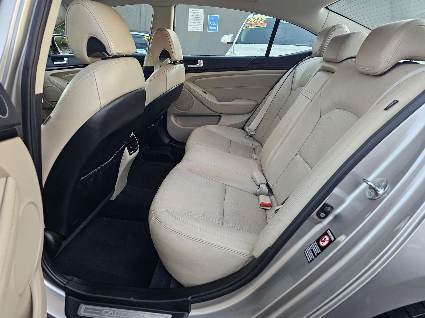 2014 Kia Cadenza Premium photo 14