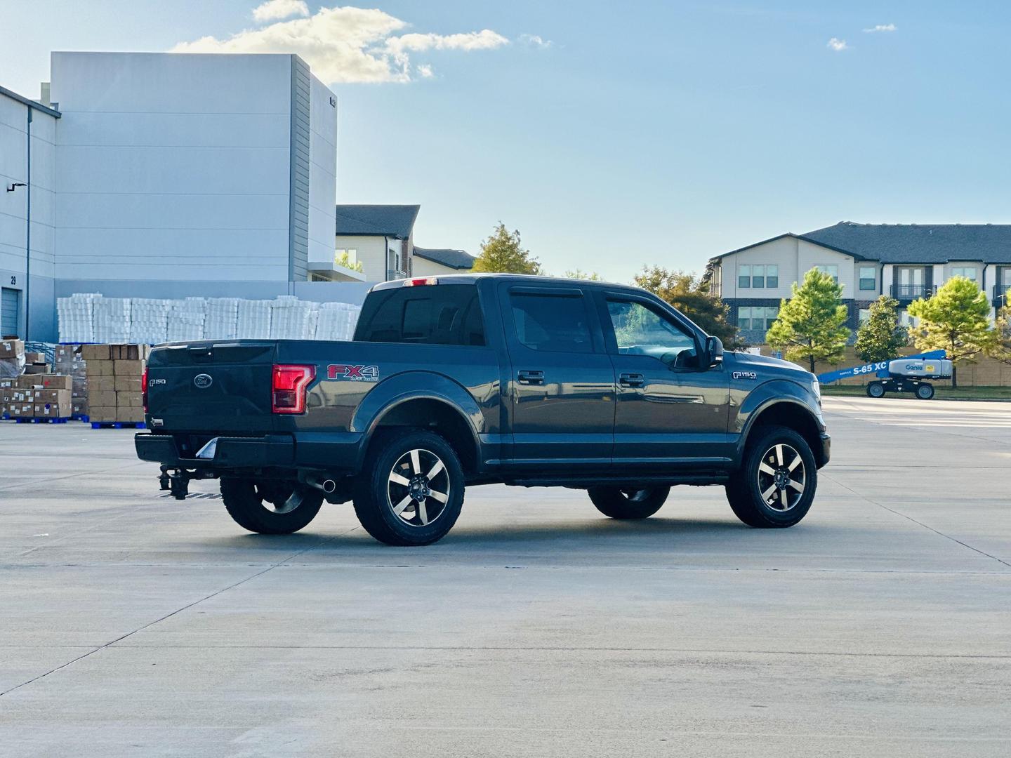 2017 Ford F-150 XLT photo 5