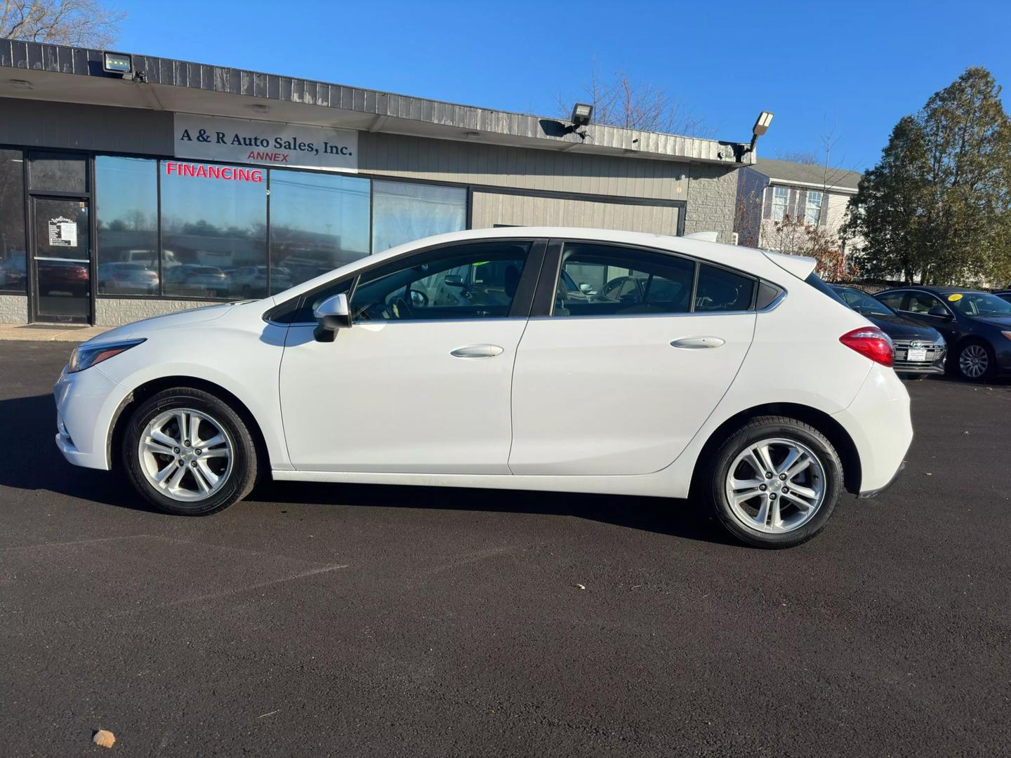 2018 Chevrolet Cruze LT photo 3