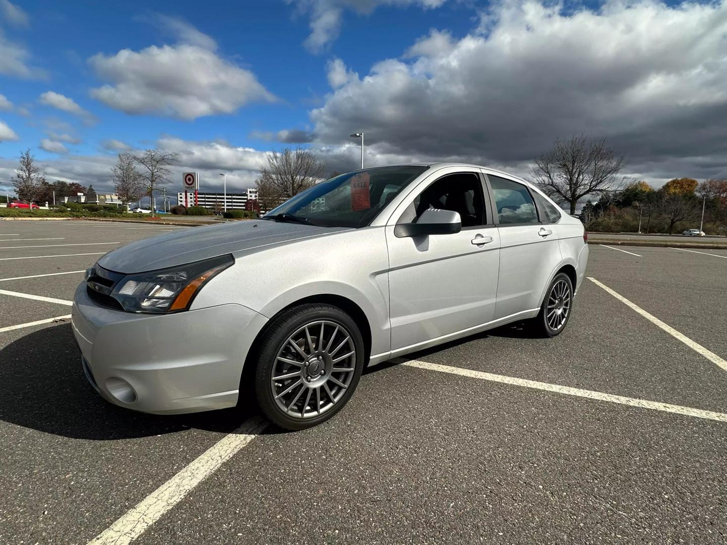 2010 Ford Focus SES photo 8