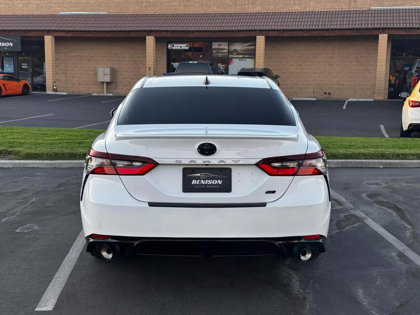 2021 Toyota Camry SE photo 4